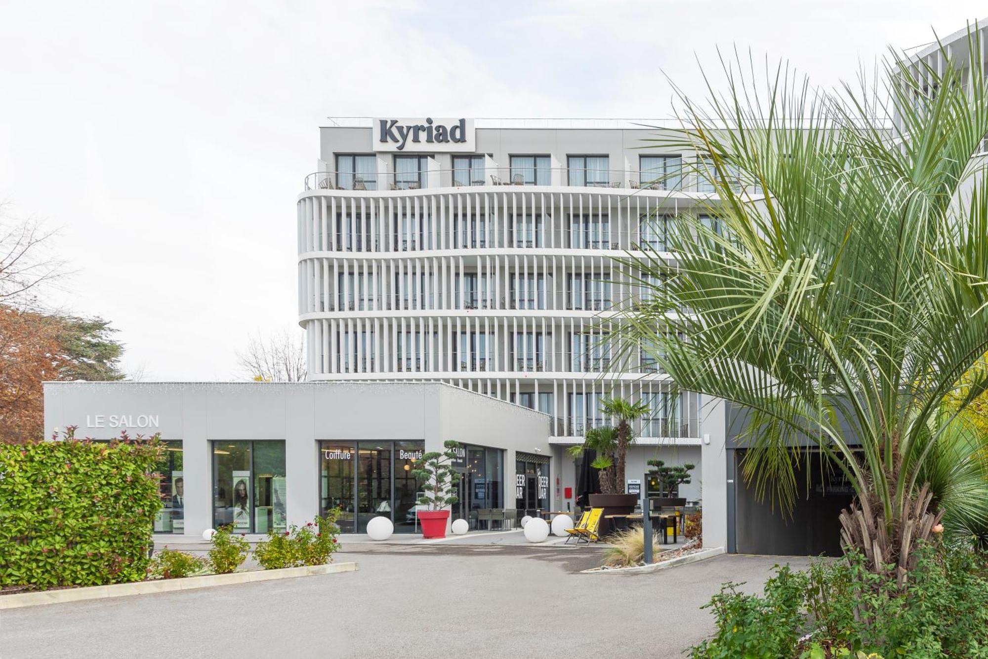 Kyriad Lyon Ouest Limonest Hotel Exterior foto